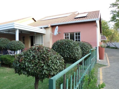 Townhouse For Sale In Illiondale, Edenvale