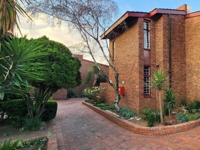 Townhouse For Sale In The Hill, Johannesburg