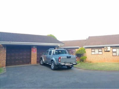 Townhouse For Sale In Umtentweni, Port Shepstone