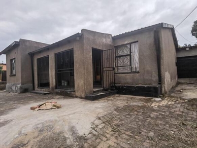 6 bedroom, Nsikazi Mpumalanga N/A