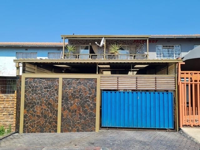 Apartment For Sale In Bellavista South, Johannesburg