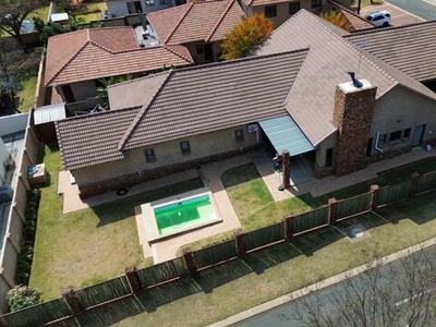 House For Rent In Pebble Rock Golf Village, Pretoria