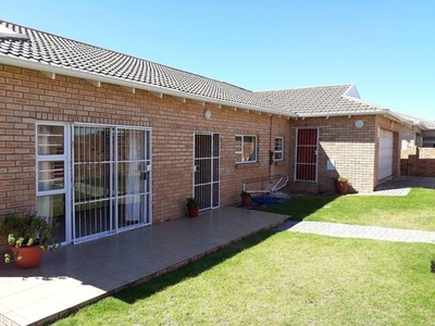 Townhouse For Rent In Kamma Heights, Port Elizabeth