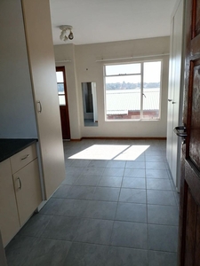 0.5 Bedroom Apartment To Let in Braamfontein