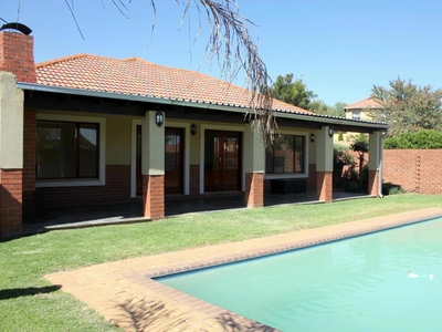 2 bedroom townhouse to rent in Carlswald