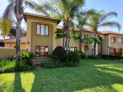 4 bedroom double-storey house for sale in Silver Lakes Golf Estate