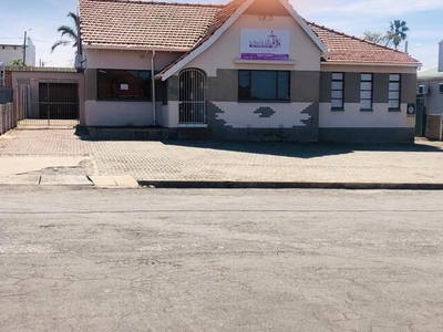 Commercial Property For Rent In Baysville, East London