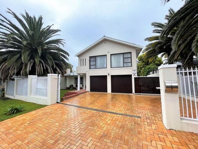 House For Sale In Panorama, Parow