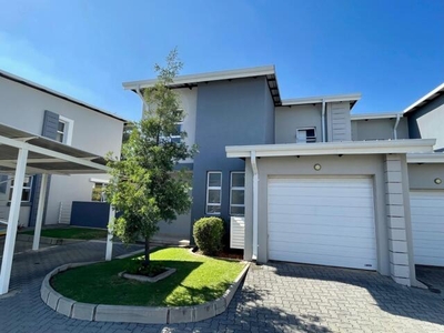 Townhouse For Rent In Eagle Canyon Golf Estate, Roodepoort