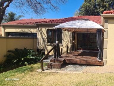 Townhouse For Rent In Homes Haven, Krugersdorp