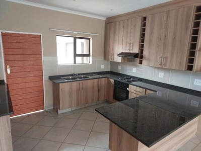 Townhouse For Rent In Riversdale, Meyerton