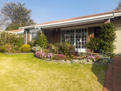 Townhouse For Sale In Northcliff, Randburg