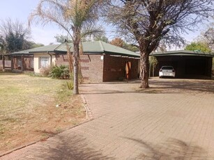 3 Bedroom House For Sale in Kuruman