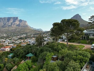 700 m² Land available in Tamboerskloof