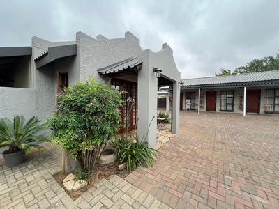 10 Bedroom House for sale in Baillie Park
