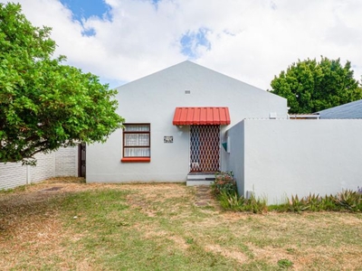 2 Bedroom house for sale in Diep River, Cape Town