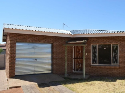 2 Bedroom house for sale in Keidebees, Upington