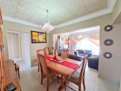 4 Bedroom House For Sale in Serala View