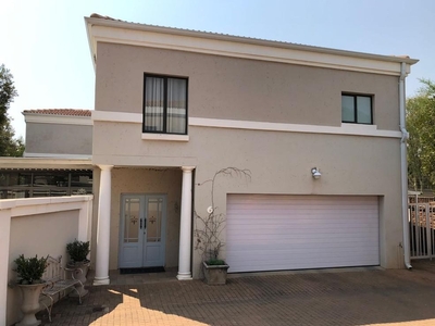 4 Bedroom Townhouse For Sale In Silver Lakes Golf Estate