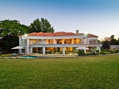 5 Bedroom House For Sale in Bryanston
