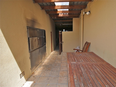5 bedroom house to rent in Panorama (Parow)