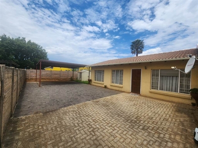 3 Bed Townhouse in Elspark