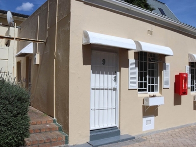 Apartment / Flat To Rent In Sea Point