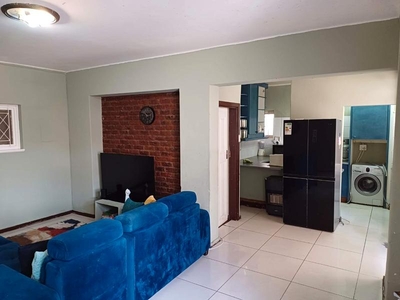 Extra Large Apartment with a braai area