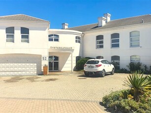 11 Bed House in Shelley Point