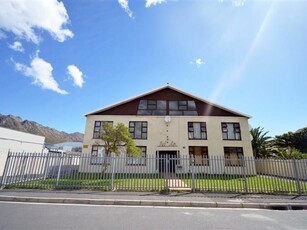 2 Bed Apartment in Gordons Bay Central