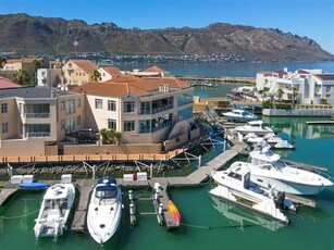 3 Bed Apartment in Harbour Island