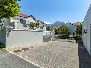 3 Bed Townhouse in Rosebank