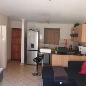 1 Bedroom Apartment For Sale in Waterval East