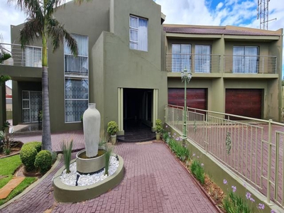 Standard Bank EasySell 7 Bedroom House for Sale in Sterpark