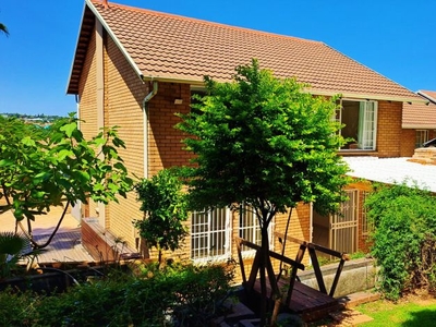 4 Bedroom duplex townhouse - sectional for sale in Faerie Glen, Pretoria