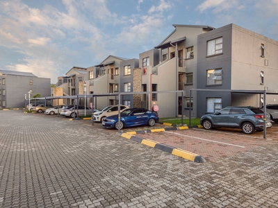 2 bedroom apartment to rent in Greenstone Hill