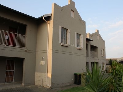 2 Bedroom Sectional Title For Sale in Waterval East
