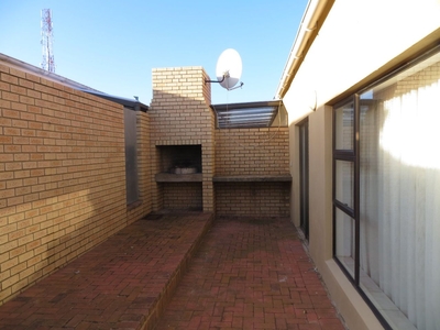 2 Bedroom Townhouse Sold in Jeffreys Bay Central