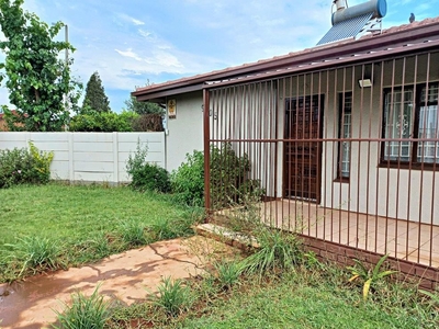 3 Bedroom House To Let in Lenasia Ext 10