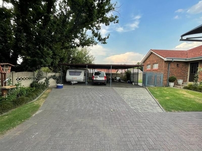 Contemporary residence in the heart of Standerton