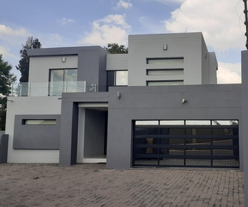 House for sale with 5 bedrooms, Lynnwood Glen, Pretoria