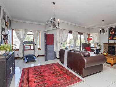 LUXURIOUS FAMILY HOME IN PAROW NORTH