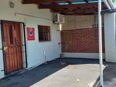 2 Bedroom semi-detached rented in Paarl Central