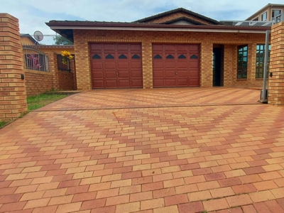 3 Bedroom House For Sale In Newlands