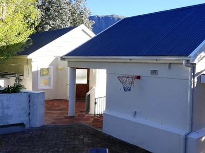 3 Bedroom house to rent in Hout Bay Central