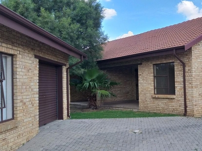 2 Bedroom Townhouse To Let in Riversdale