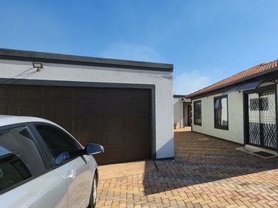 3 Bedroom House For Sale in Alliance