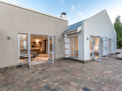 4 bedroom house for sale in Craighall Park