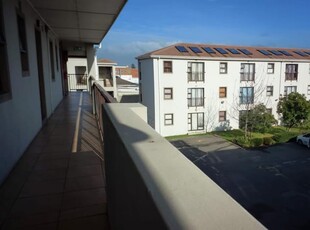 Bachelor Apartment to rent in Grassy Park, Cape Town