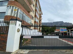 2 Bedroom apartment to rent in Vredehoek, Cape Town